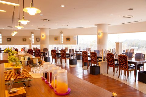 2Fレストラン「グリーンビレッジ」店内