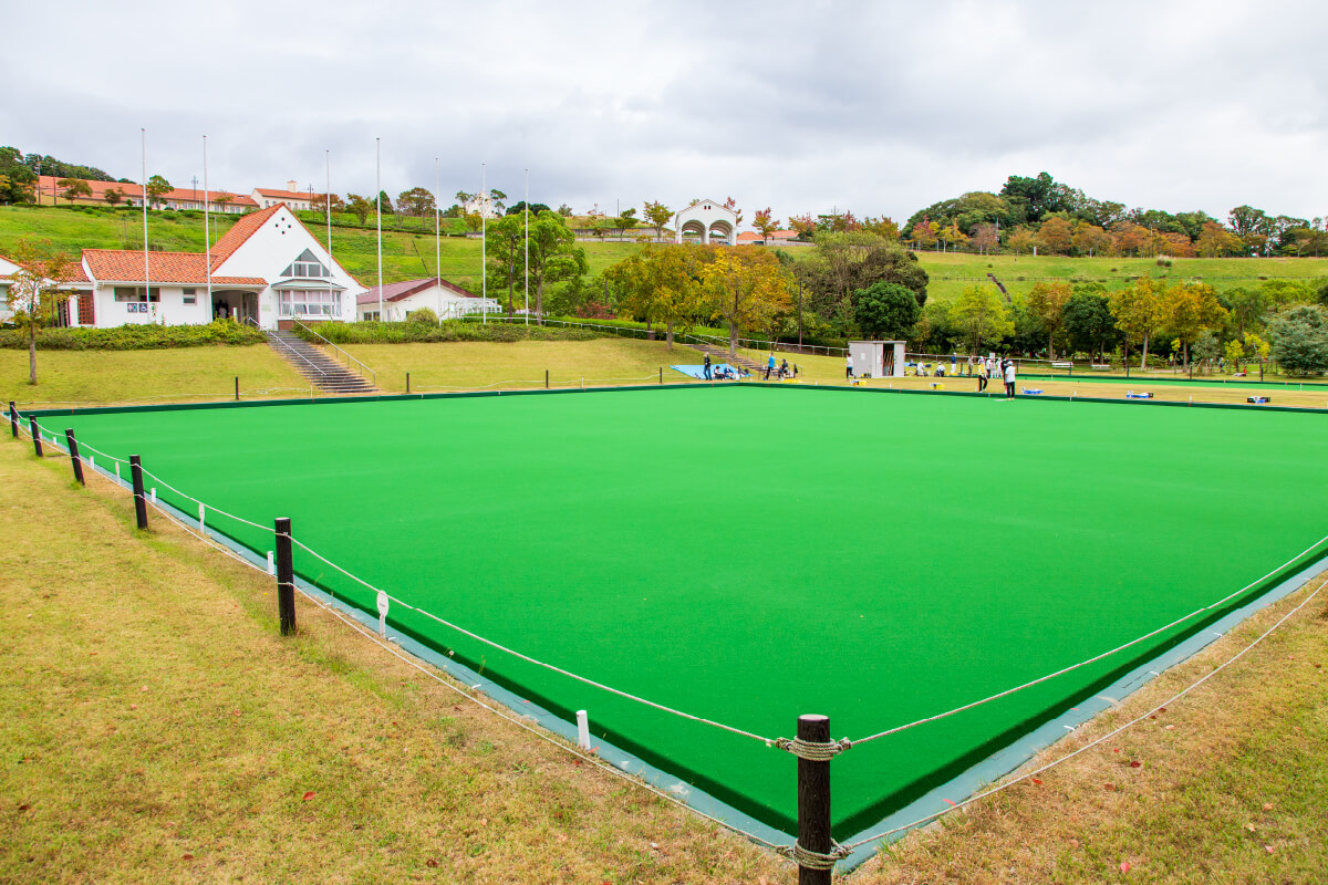 ローンボウルズ場