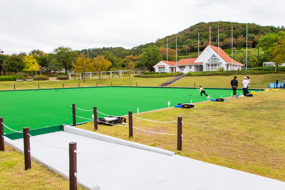 ローンボウルズ場