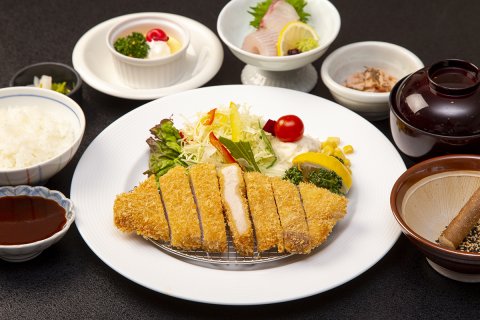 グリーンビレッジ 神戸ポークの豚かつ膳（夜）