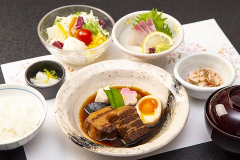 グリーンビレッジ 神戸ポークの角煮膳（昼）